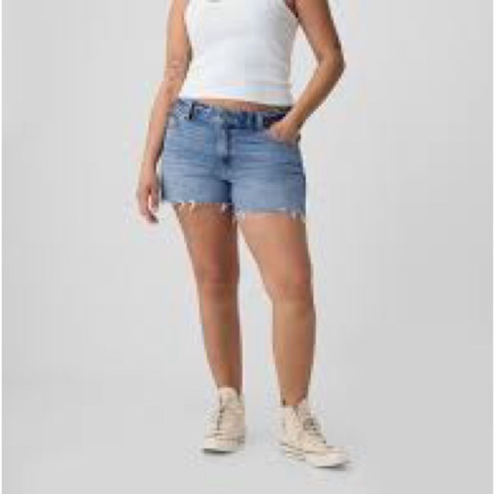 GAP Women's Low Stride Denim Jean Shorts Size 33 | 16 - Picture 2 of 9